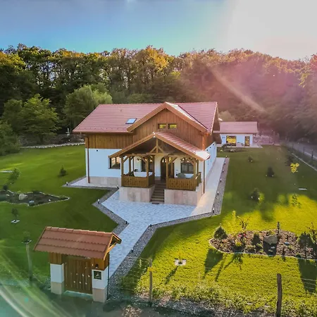 Banyahegyi Erdei Nyugalom Es Wellness Erdesz & Vadaszhaz *